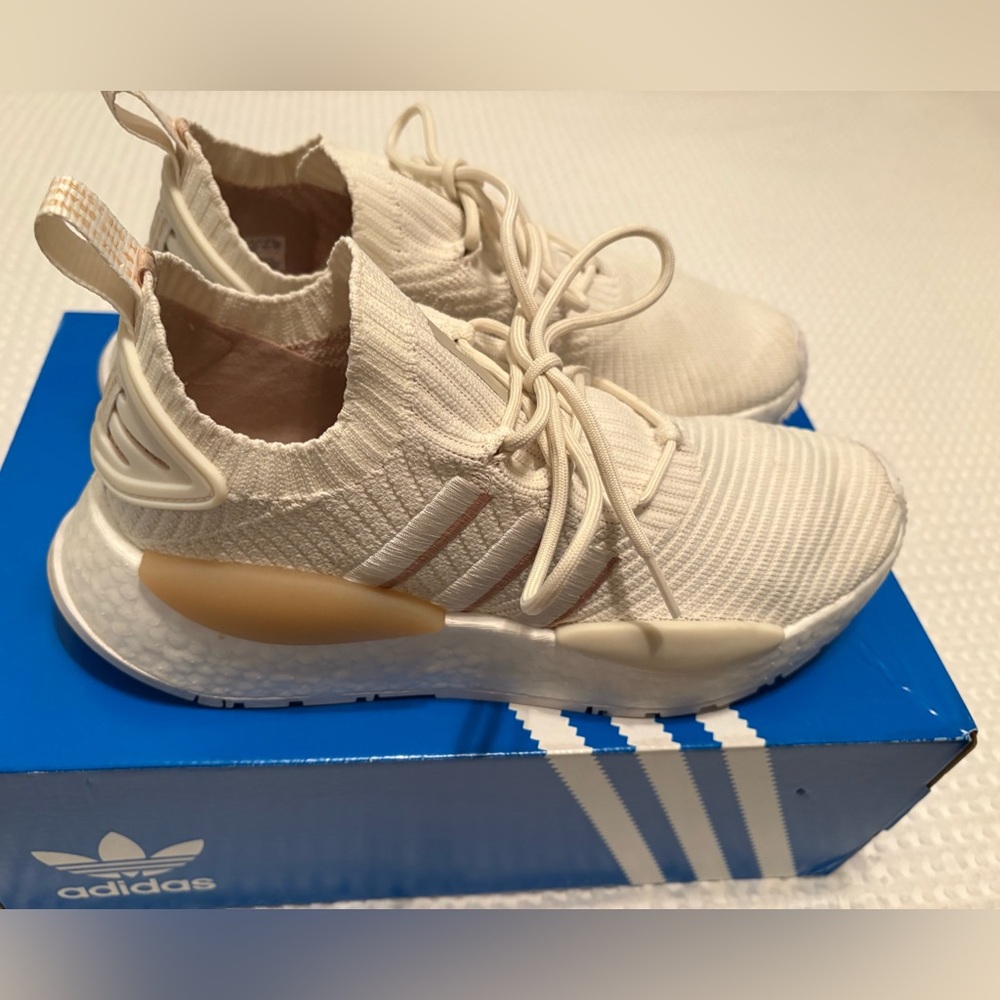 Women’s Adidas Size 9.5 NMD Sneaker